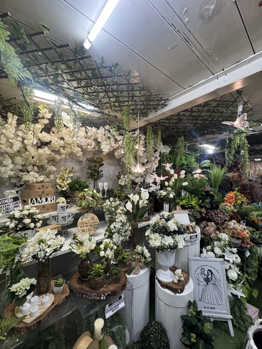 Interior da Florifesta – seção de flores
